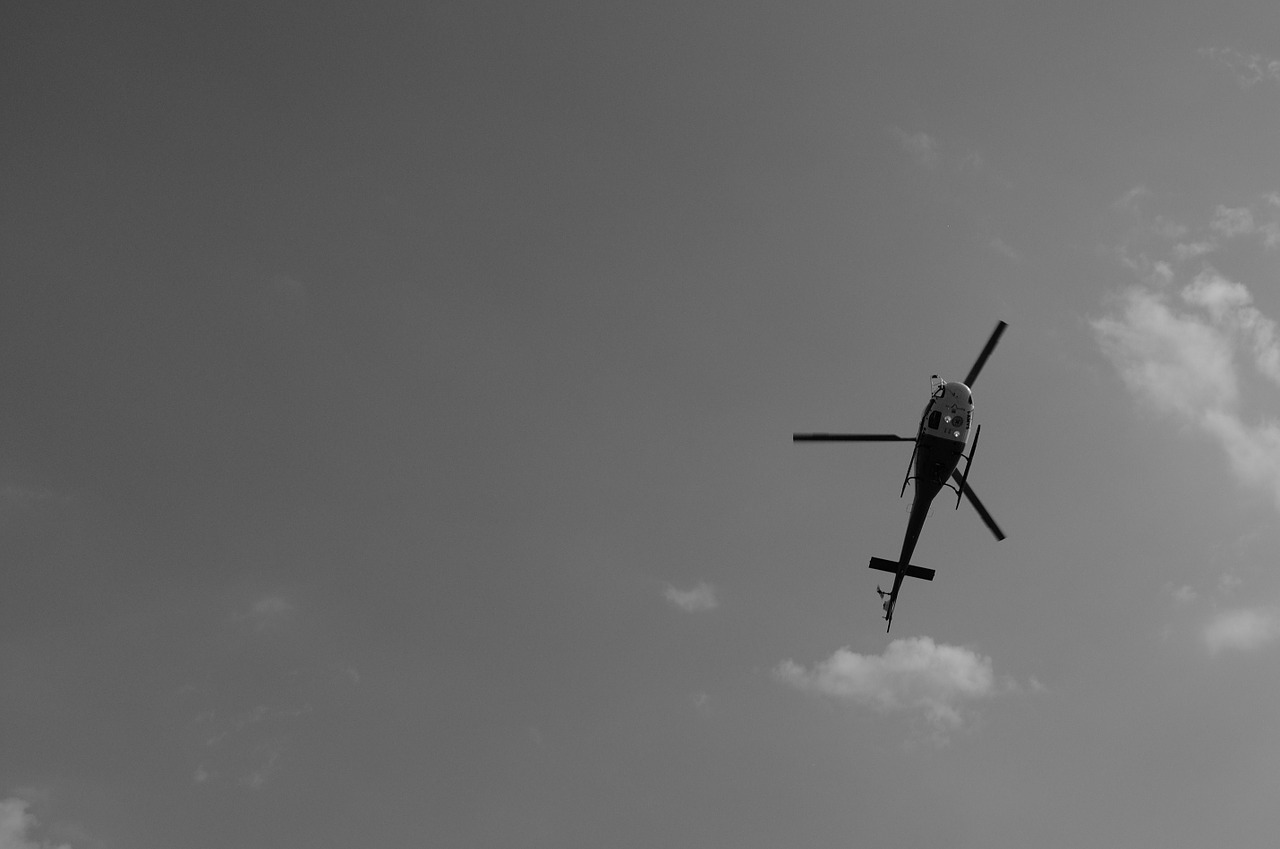 helicopter-802010_1280
